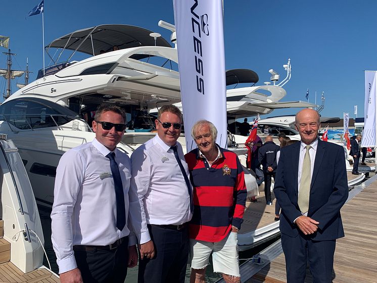 David Barke meets David King at the show. Left to right: Guy, James and David Barke, David King