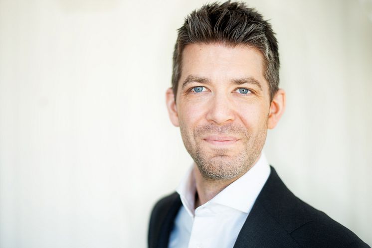Fredrik Backman.jpg