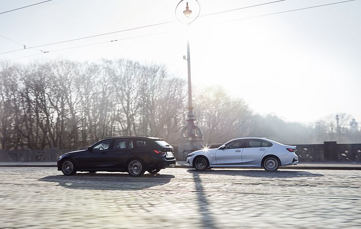 BMW 330e xDrive Sedan og BMW 330e xDrive Touring