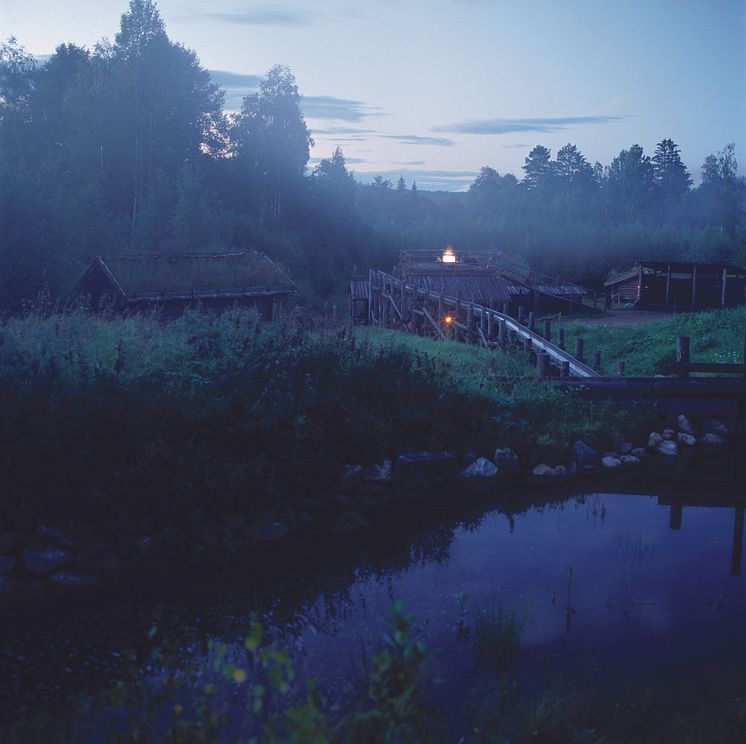 Vid Nya Lapphyttan har man nu återigen lyckats framställa järn på medeltida vis. Foto: Kenneth Sundh.