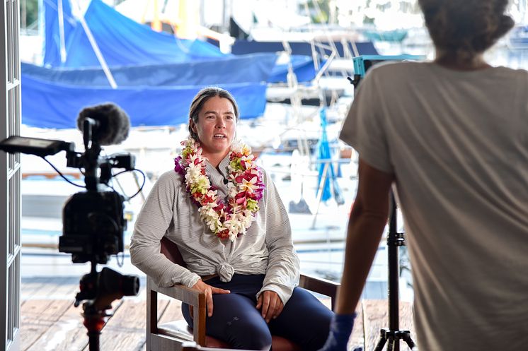 Hi-res image - Lia Ditton arrives at Waikiki Yacht Club, Hawaii