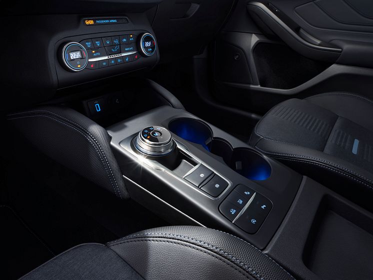 FORD_2018_FOCUS_ACTIVE_STUDIO_11