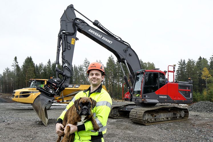 Volvo EC250E - röd