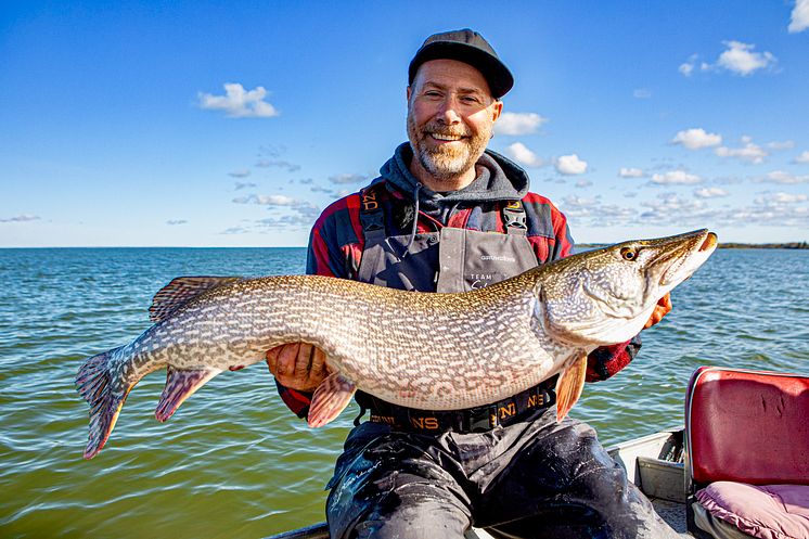 Claes "Svartzonker" Claesson på gäddfiske.