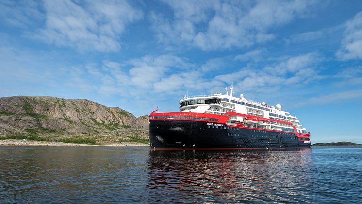 MS Roald Amundsen - Photo credit Hurtigruten _  Espen Mills - 04