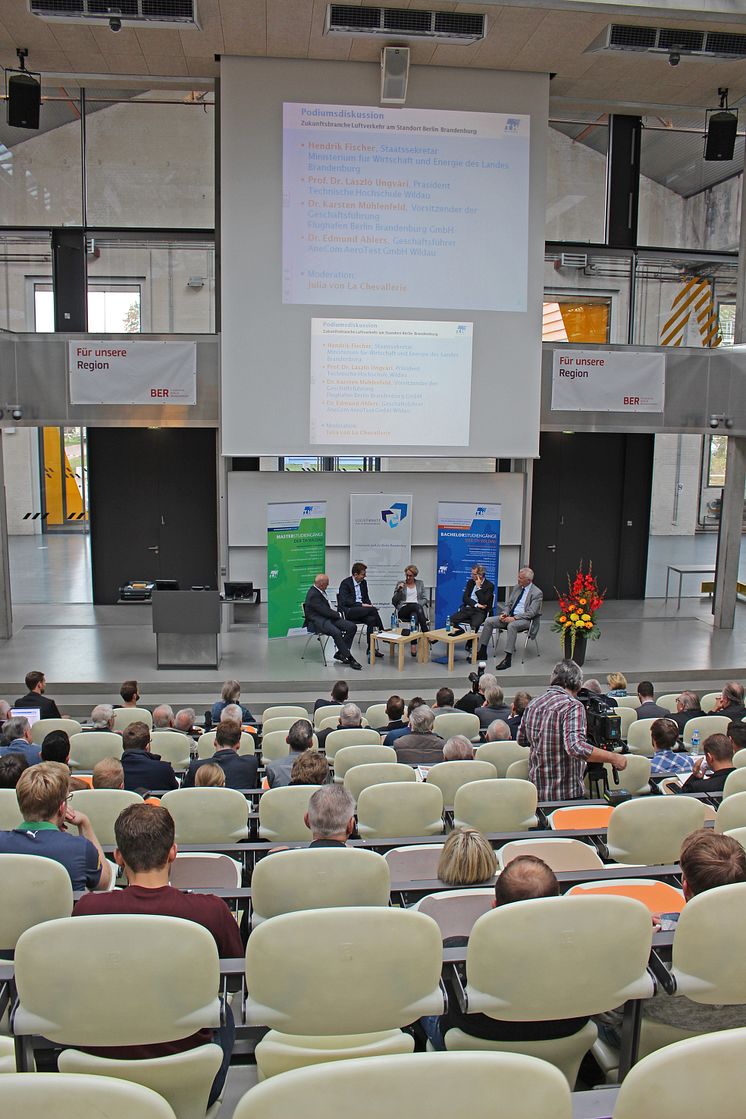 Podiumsdiskussion „Zukunftsbranche Luftverkehr am Standort Berlin Brandenburg“ am 15. Oktober 2016 an der Technischen Hochschule Wildau