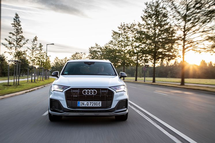 Audi Q7 TFSI e quattro (PHEV)