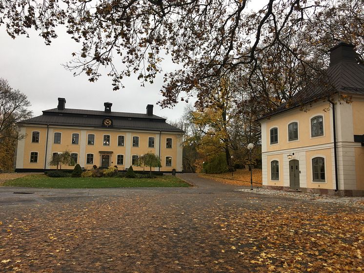 Åkeshovs slott med flygel