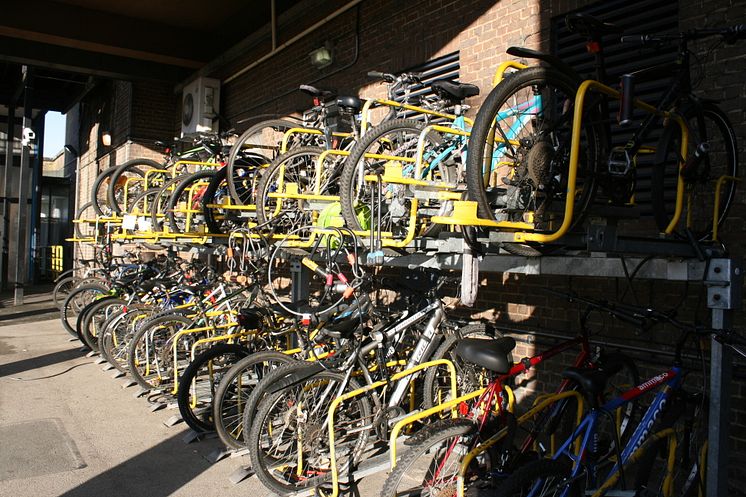 Luton station bicycle racks