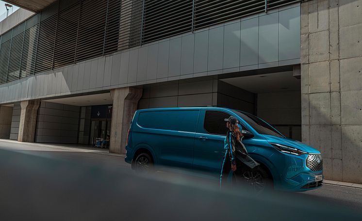 Ford E-Transit Custom 2022 (1)