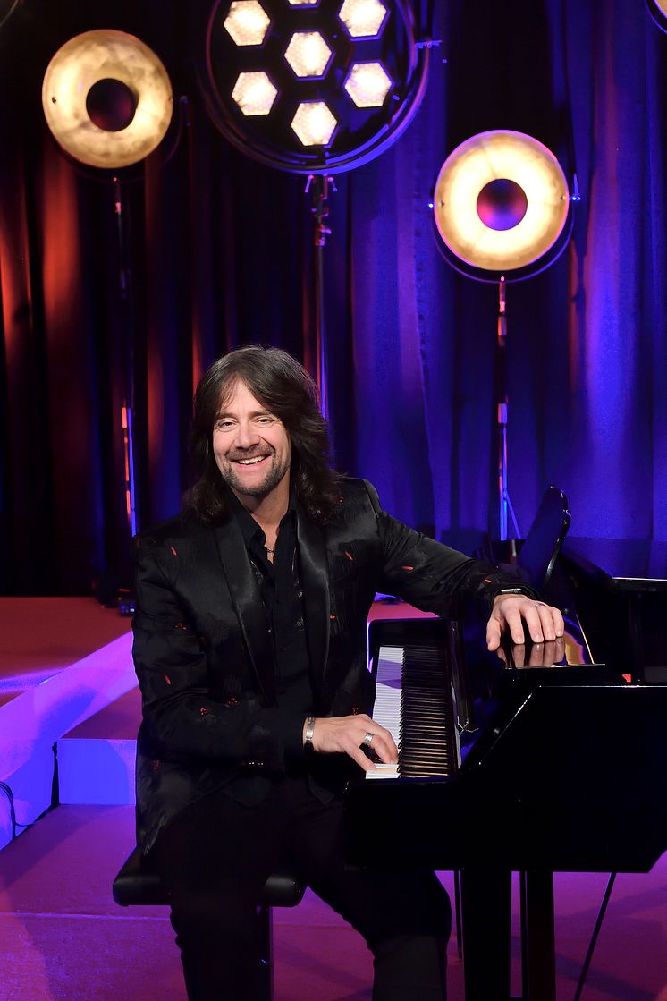Happy Pianoplayer.jpg
