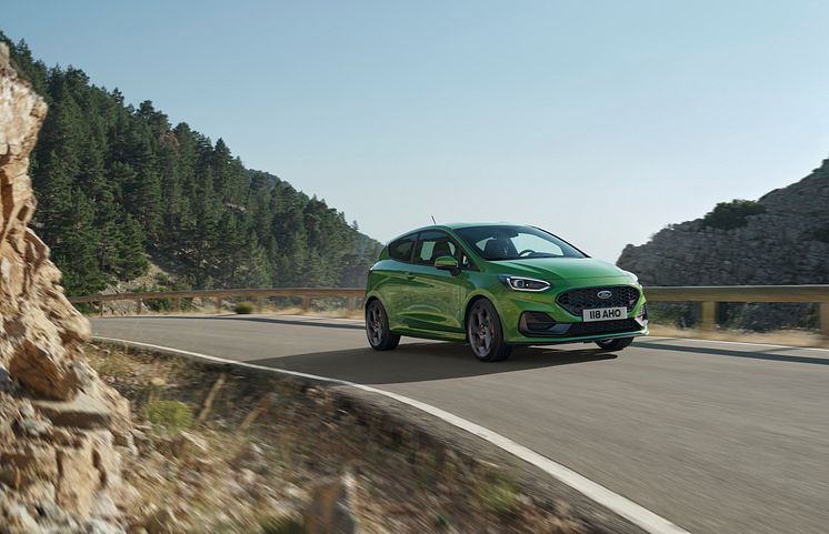 2021_FORD_FIESTA_ST_02