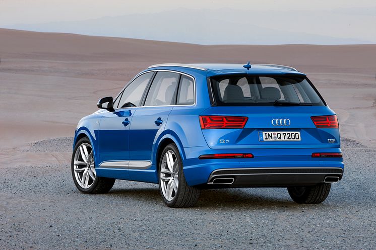 Q7 rear left side static