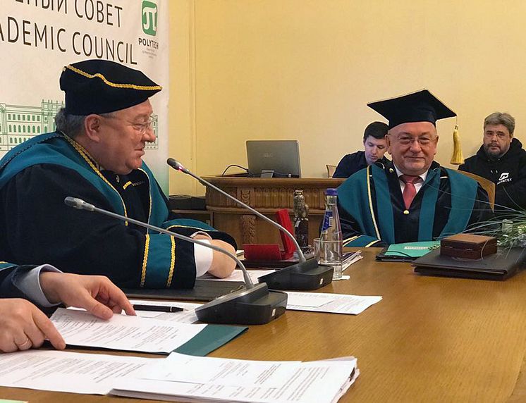 TH-Präsident Prof. Dr. László Ungvári erhielt Ehrendoktorwürde der Universität „Peter der Große“ in St. Petersburg/Russland