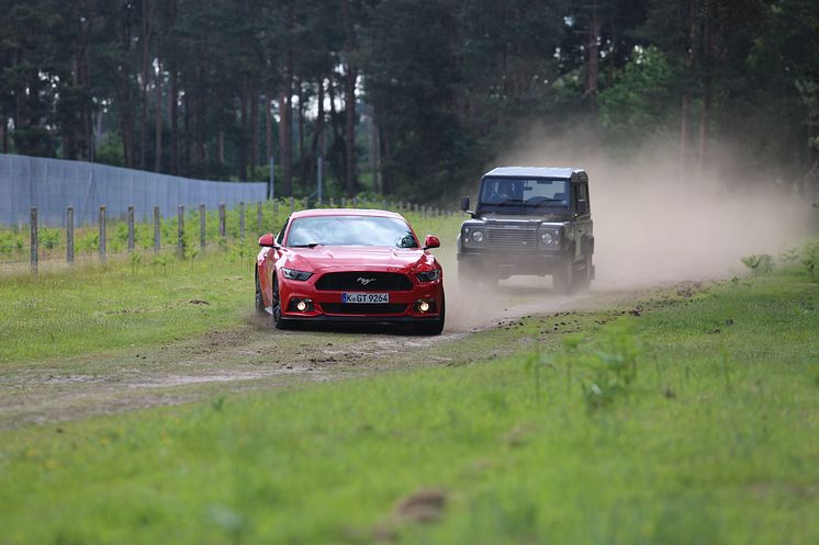 Egy új filmjében Ben Collins, a korábbi ‘Stig’ a Ford Mustangot nevezte a legjobb kaszkadőrautónak; Európában 10.000 Mustang talált gazdára