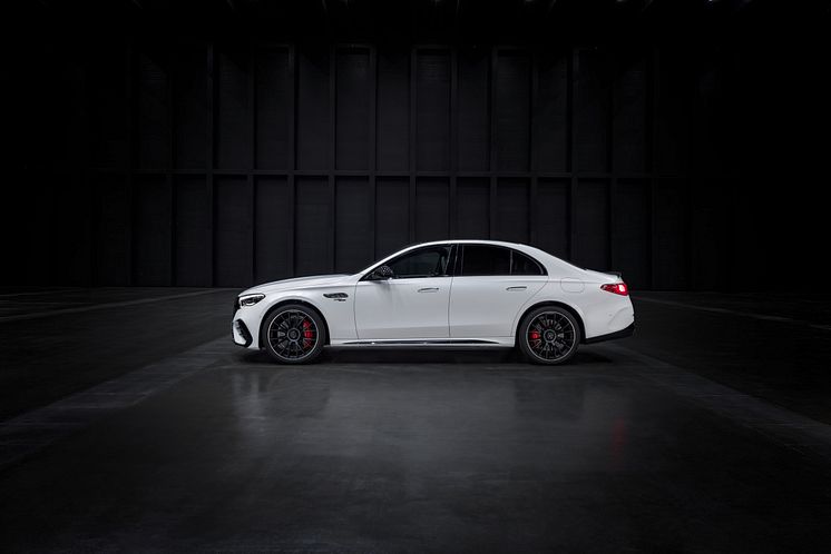 Mercedes-AMG E 53 HYBRID 4MATIC+  (2024)