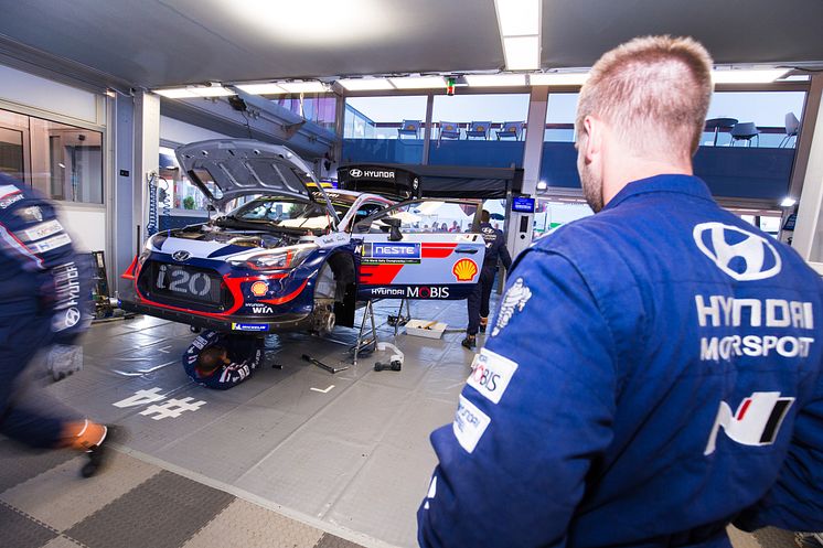 Hyundai behåller ledningen i WRC.
