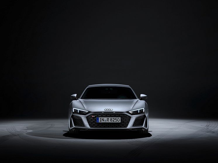 Audi R8 V10 RWD (Florettsølv)