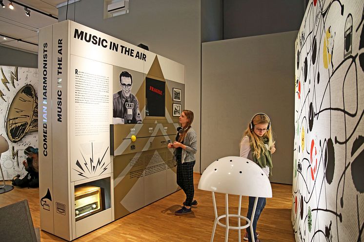 Blick in die Ausstellung "Oh Yeah! Popmusik in Deutschland" im Stadtgeschichtlichen Museum Leipzig