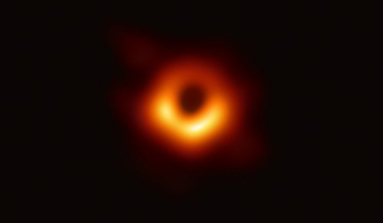 Radio image of the black hole in the M87 galaxy. Photo: Event Horizon Telescope collaboration.                 