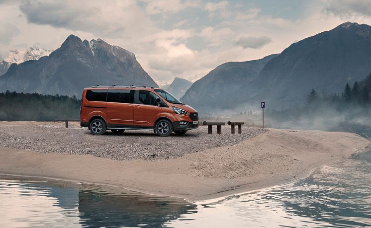 FORD_2020_TOURNEO_CUSTOM_ACTIVE-02