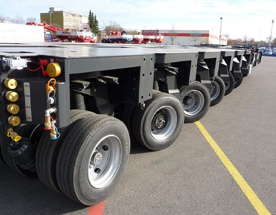 48-wheel maneuverability - all controlled by Cavotec radio remote units 