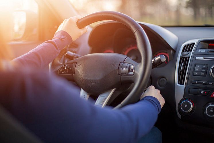 Olika typer av missljud vid kallstart av bilen och deras orsaker.