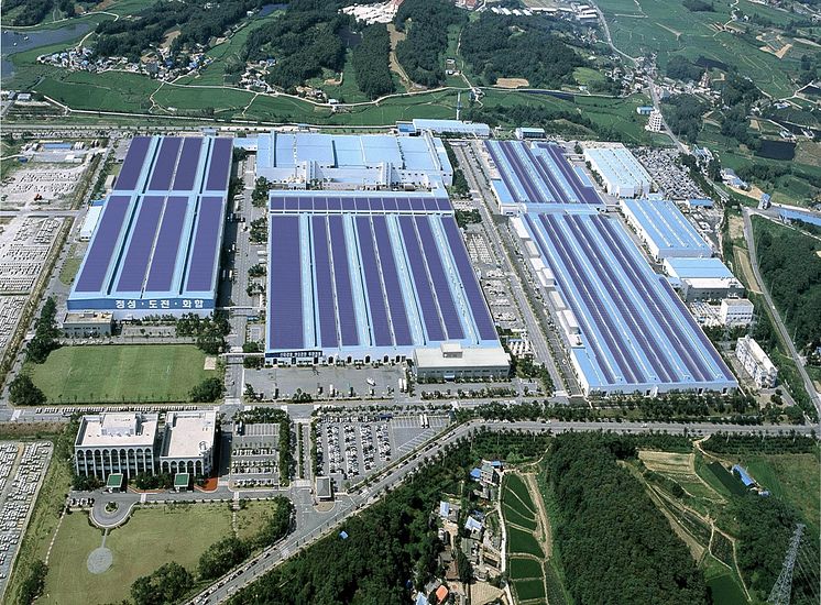 Solcellsdrivet elverk på Hyundais fabrikstak