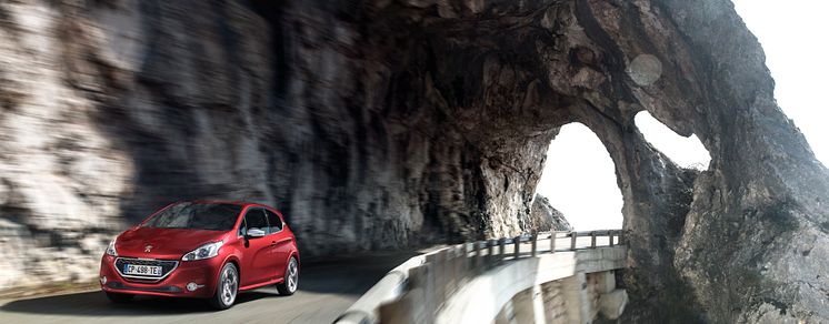 Sverigepremiär för Peugeot 208 GTi - komprimerad körglädje