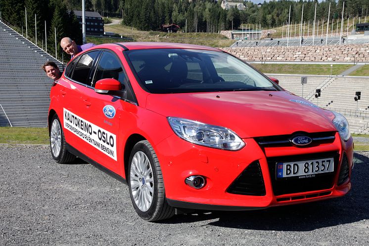 Knut Wilthil og Henrik Borchgrevink satte verdensrekord i økonomikjøring med Ford Focus med den prisbelønte 1.0-liters EcoBoostmotoren