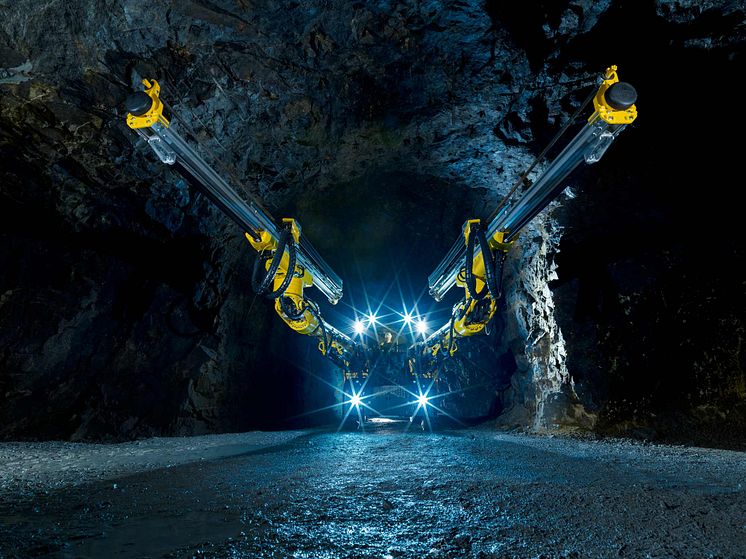 Boomer-M20_in the mine.jpg