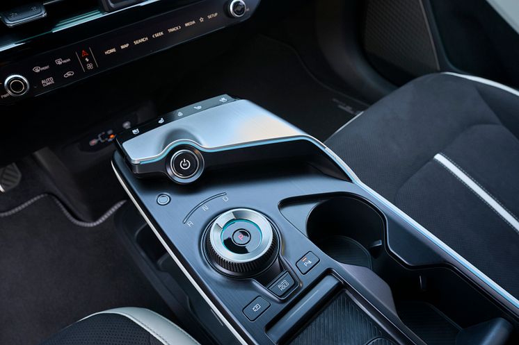 kia-all-new-ev6-gtline-my25-wolf-grey-outdoor-interior-print-3600x2400-005.jpg