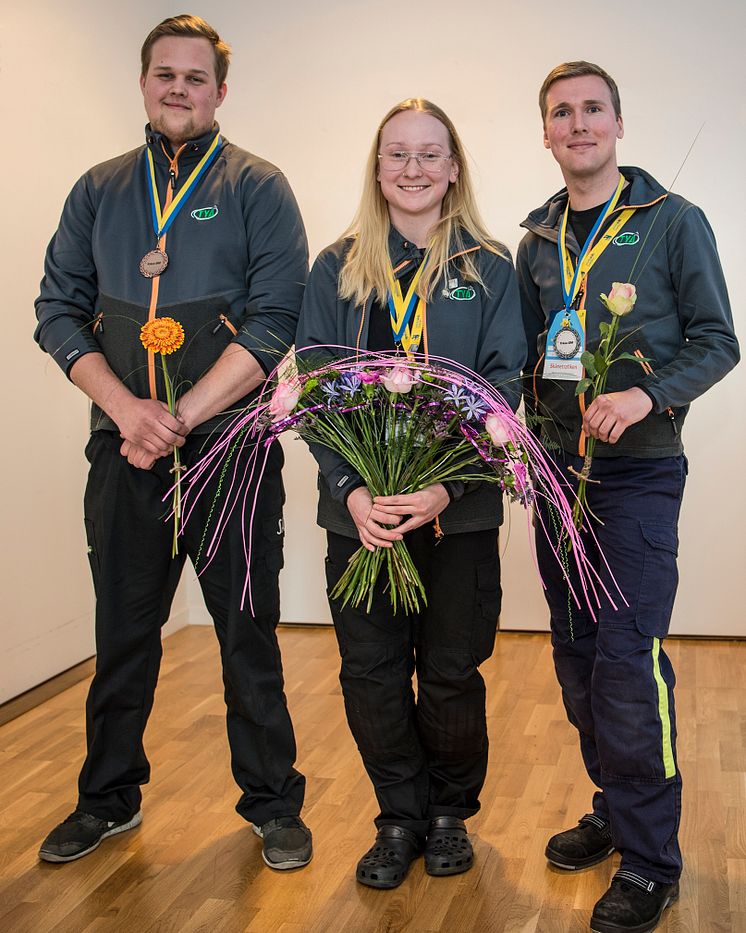 Stolta medaljörer efter prisutdelningen