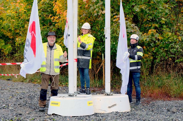 Inför hissning av flaggor vid Brf Björkstigen.jpg