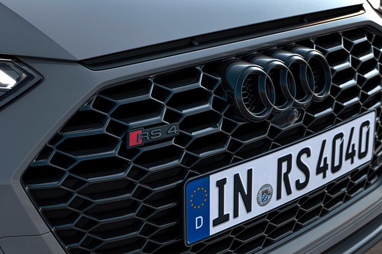 Audi RS 4 Avant med competition plus pakke (Nardogrå)