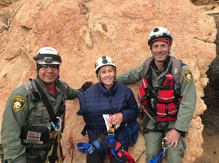 Image - ACR - Rita Wagner, 78, with the rescue personnel 