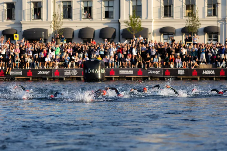 Publik vid Ironmans simstart
