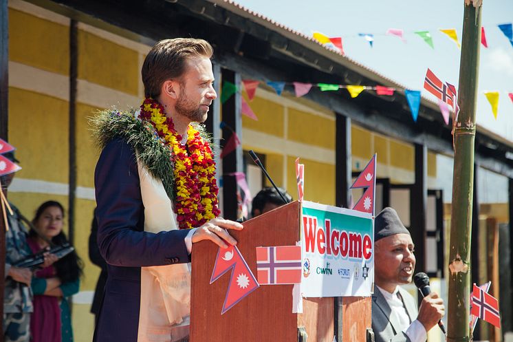Tale - Utviklingsminister Nikolai Astrup åpnet Shree Devitar Basic School i Dolakha i Nepal