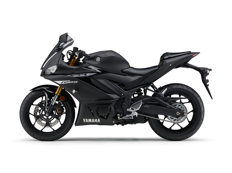 2019030501_013xa_YZF-R25_マットブラック2_2_4000