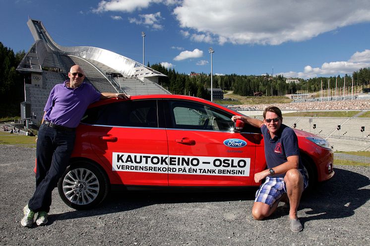 Knut Wilthil og Henrik Borchgrevink satte verdensrekord i økonomikjøeing med Ford Focus med den prisbelønte 1.0-liters EcoBoost-motoren