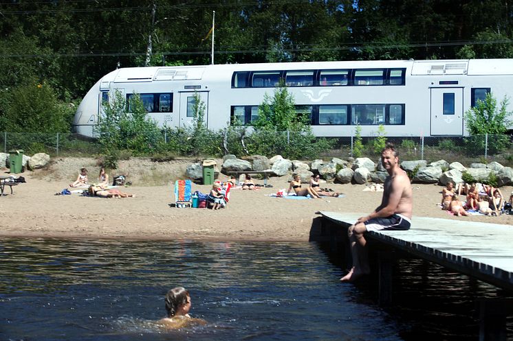 SJs regionaltåg vid badbrygga