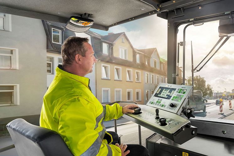 Förarmiljö i ABG 4820 Titan från Ammann Group