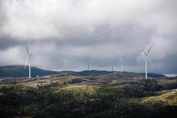 Alle turbiner på plass i Roan vindpark