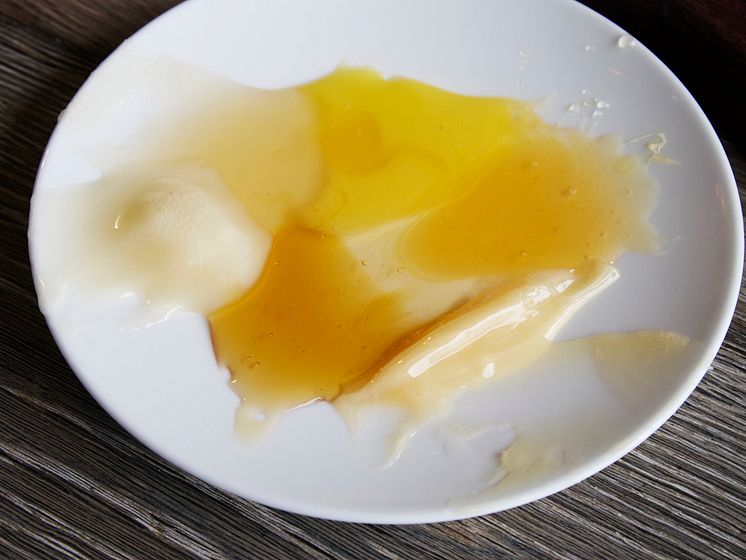 Sju sorters honung på Svenska Bins smakprovning