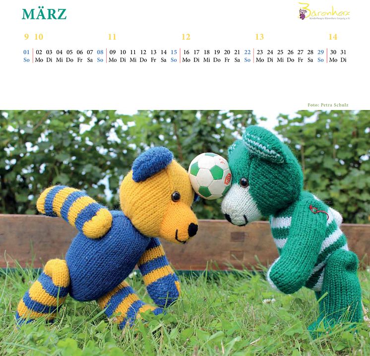 Bärenherz-Kalender 2015: Jeder Monat präsentiert bunte Strickbärchen in Aktion