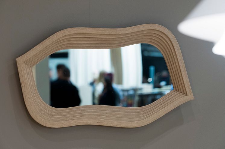Spegeln Mirror, producerad av Swedese och formgiven av Front