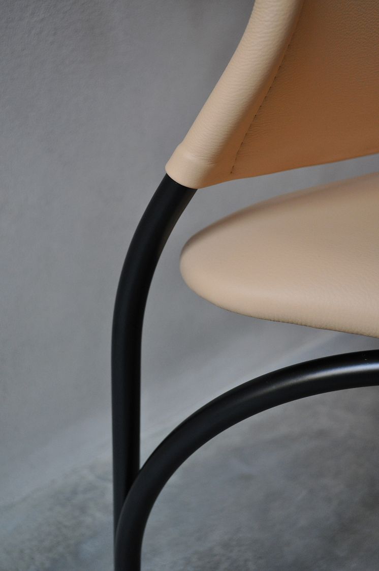 Madeleine Nelson – NUNNA – a Triangular Seating Study
