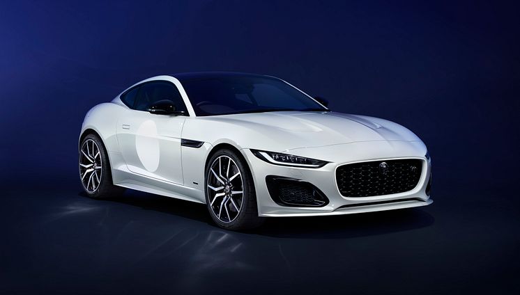 007_Jag_F-TYPE_24MY_ZPEdition_Exterior_Front_3Qr_CrystalGrey_PR_111023