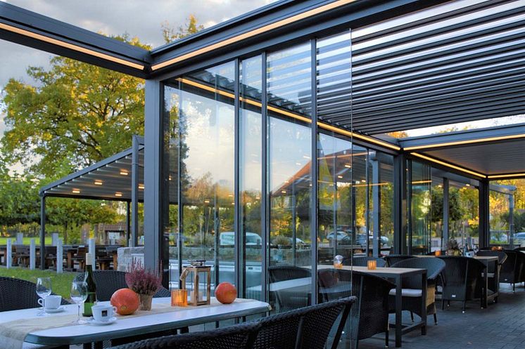Behrens-Restaurant-Hotel-Forellenhof-Skyroof Prestige-Pergola-Silver