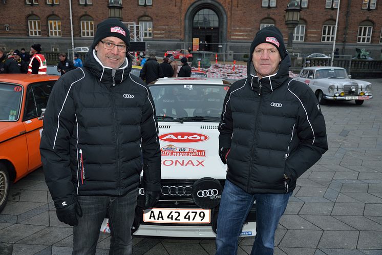 Toni Hansen og Per Brodersen foran deres Audi 80 før starten på Rallye Monte-Carlo 2015 fra Rådhuspladsen i København
